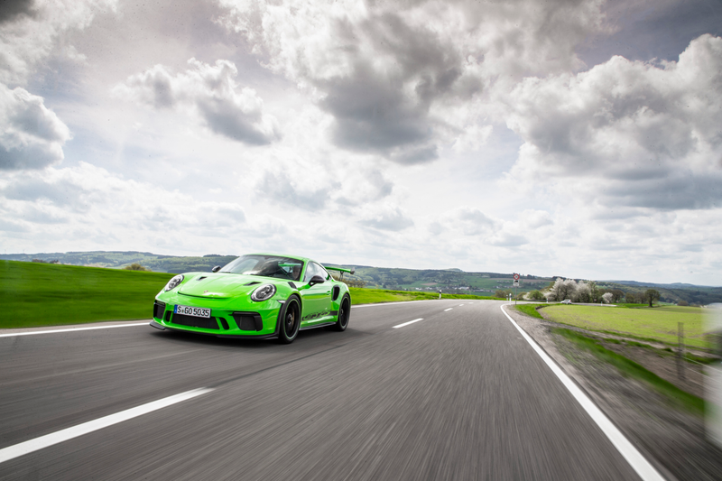 Illustration for article titled Put These Very Good 2019 Porsche 911 GT3 RS Photos In Your Life